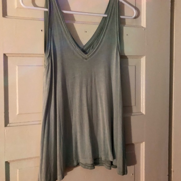 Green tank top - Picture 2 of 6
